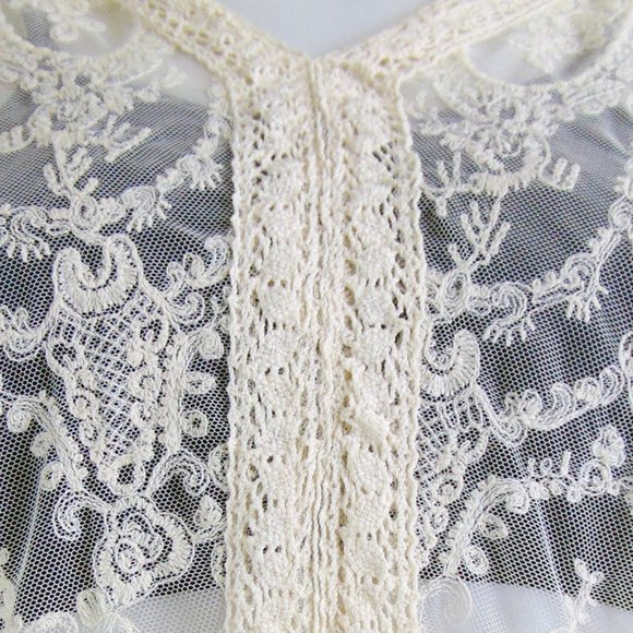 NEW!!! Chico's Off White Lace Top Size M - 8 - Picture 3 of 5